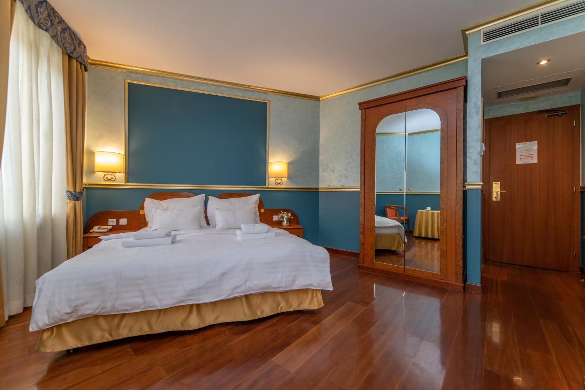 Hotel Kinsky Fountain Prague Luaran gambar