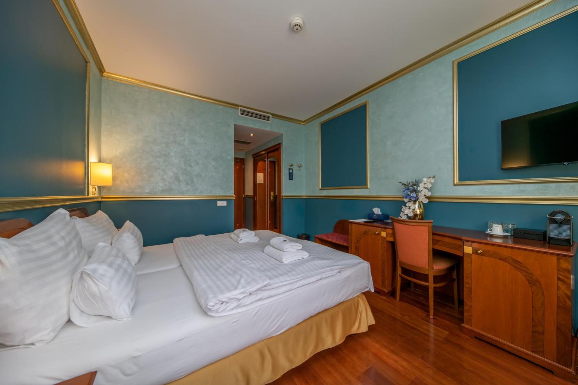Hotel Kinsky Fountain Prague Luaran gambar