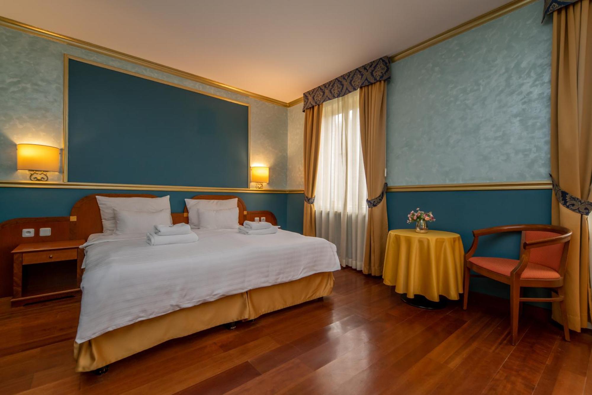 Hotel Kinsky Fountain Prague Luaran gambar