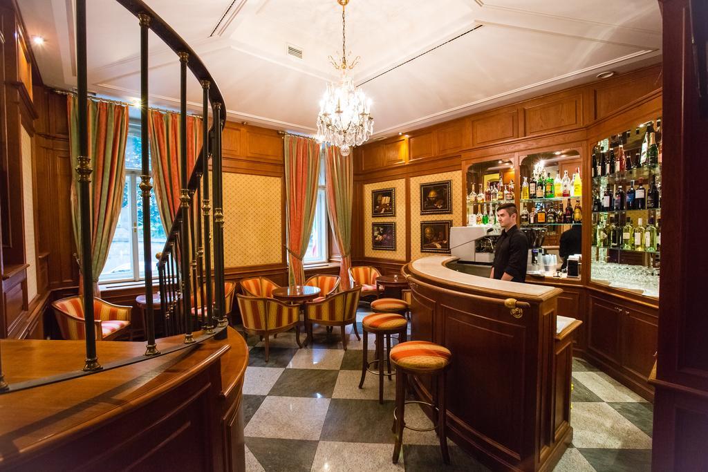Hotel Kinsky Fountain Prague Luaran gambar