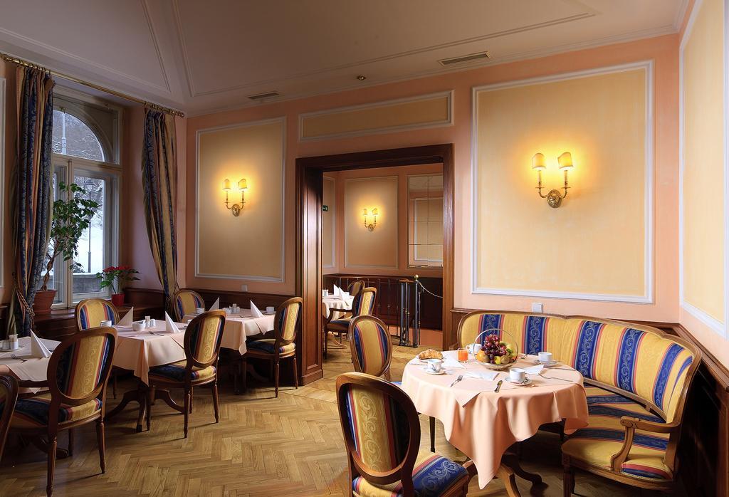Hotel Kinsky Fountain Prague Luaran gambar
